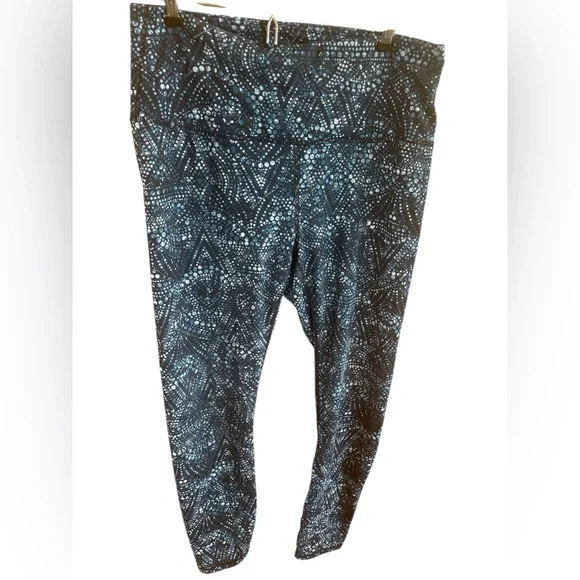 Navy Geometric High Rise Leggings Size Large 25” Inseam Yoga Athleisure - Picture 3 of 7